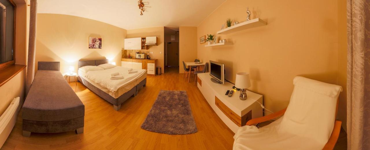 Apartmany Fatrapark 1 S Wellnessom Hrabovska Dolina 鲁容贝罗克 外观 照片