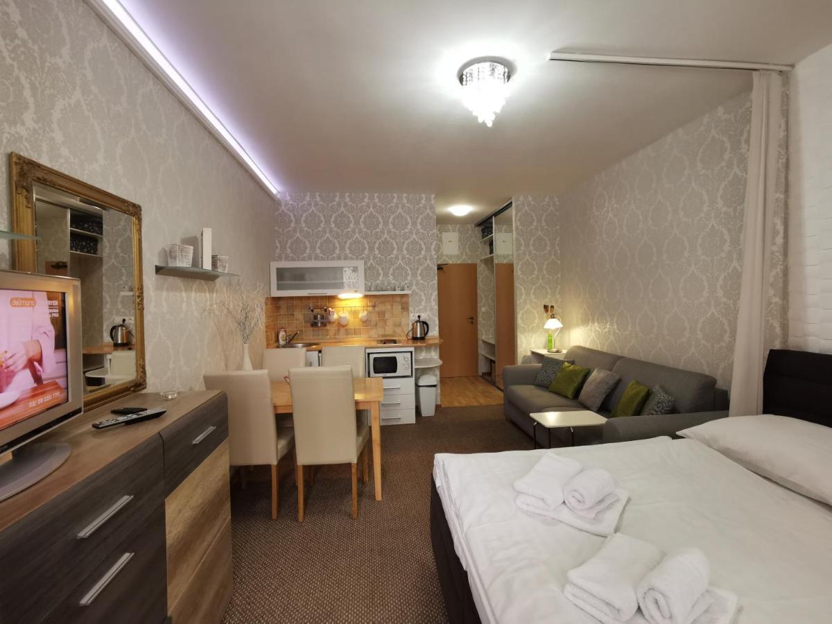 Apartmany Fatrapark 1 S Wellnessom Hrabovska Dolina 鲁容贝罗克 外观 照片